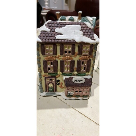 House of Lloyd Christmas Around the World Turn to the Century Village Light Box - Picture 8 of 11